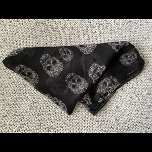 Women’s black & white skull scarf